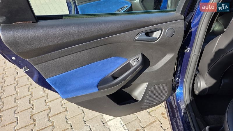 Хэтчбек Ford Focus 2015 в Черновцах