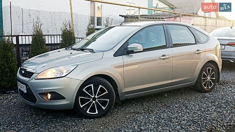 Хэтчбек Ford Focus 2010 в Каменке