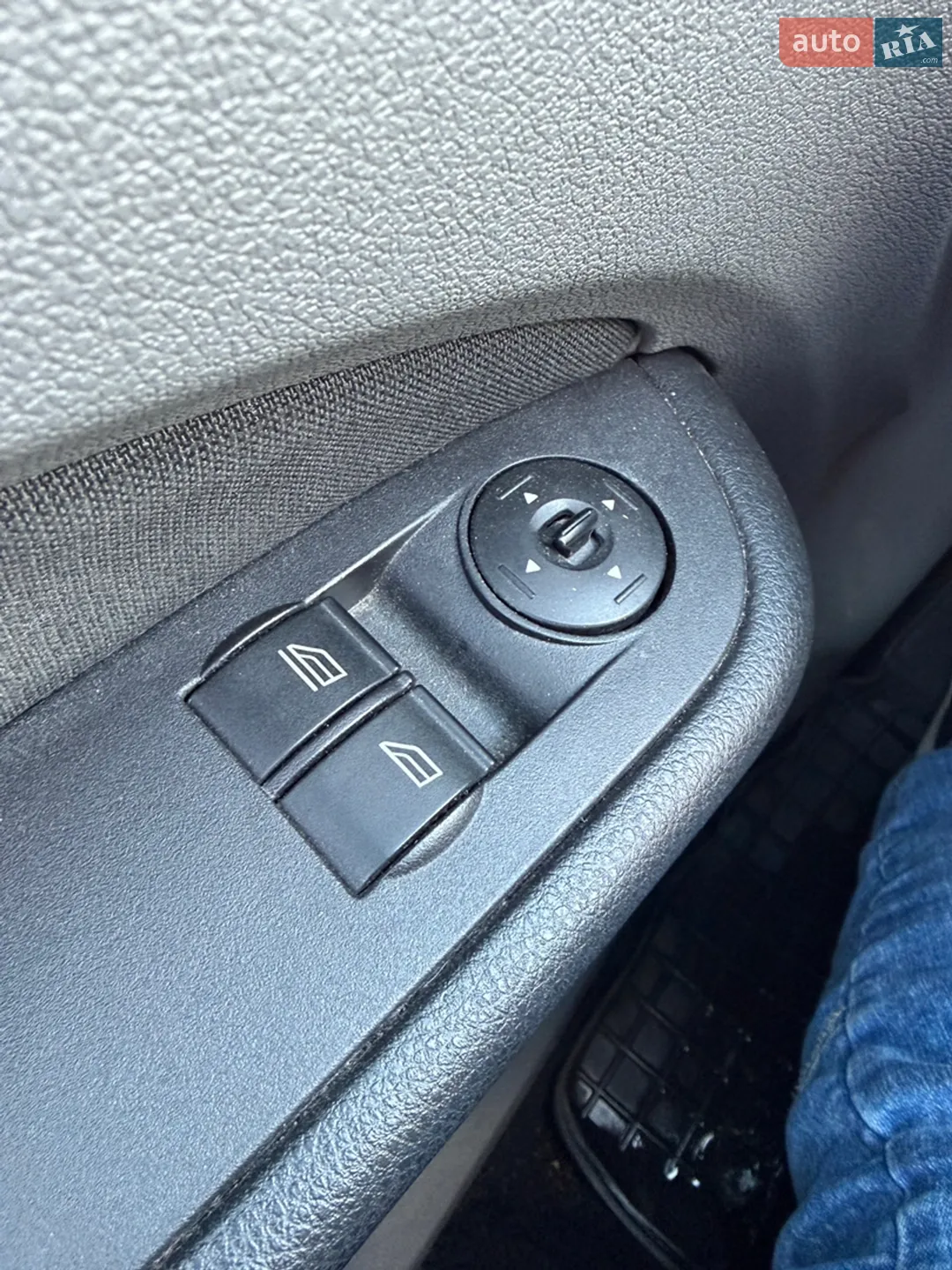 2010 Ford Focus - мініатюра 4