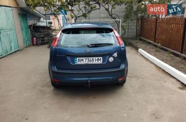Хэтчбек Ford Focus 2006 в Пулинах