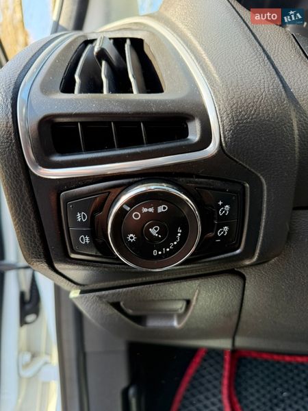 Хетчбек Ford Focus 2014 в Житомирі