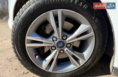 Хетчбек Ford Focus 2014 в Житомирі