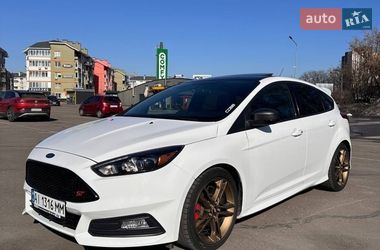 Хэтчбек Ford Focus 2016 в Киеве