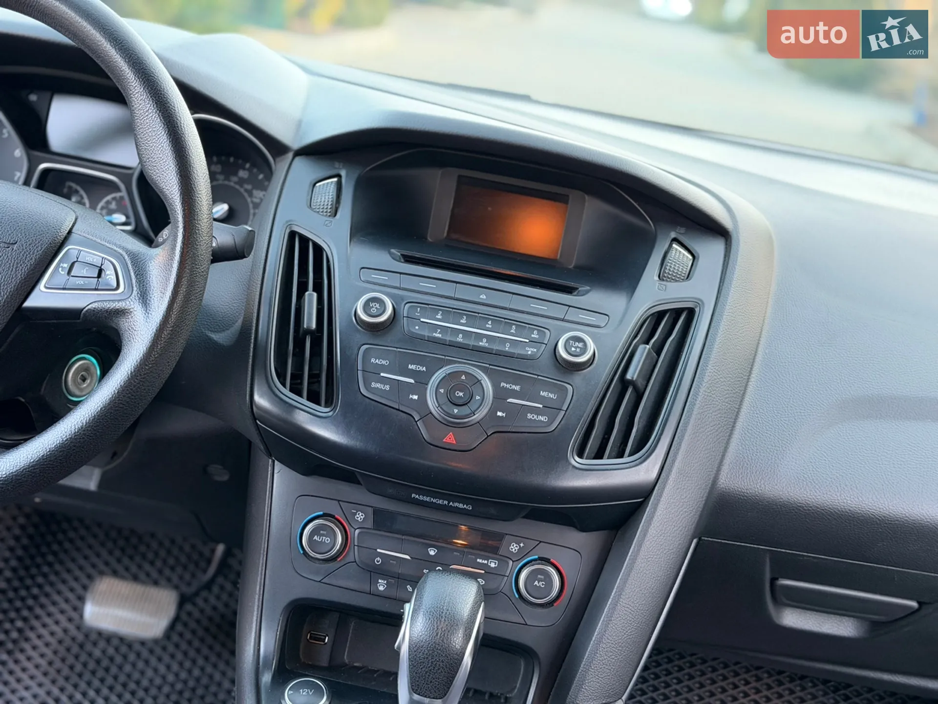 2017 Ford Focus - мініатюра 28