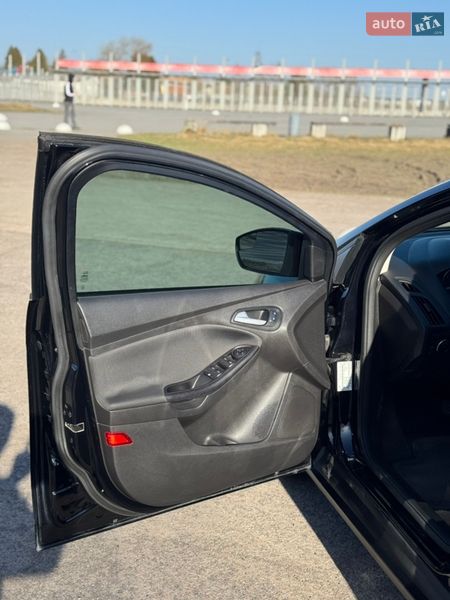 Седан Ford Focus 2017 в Львові