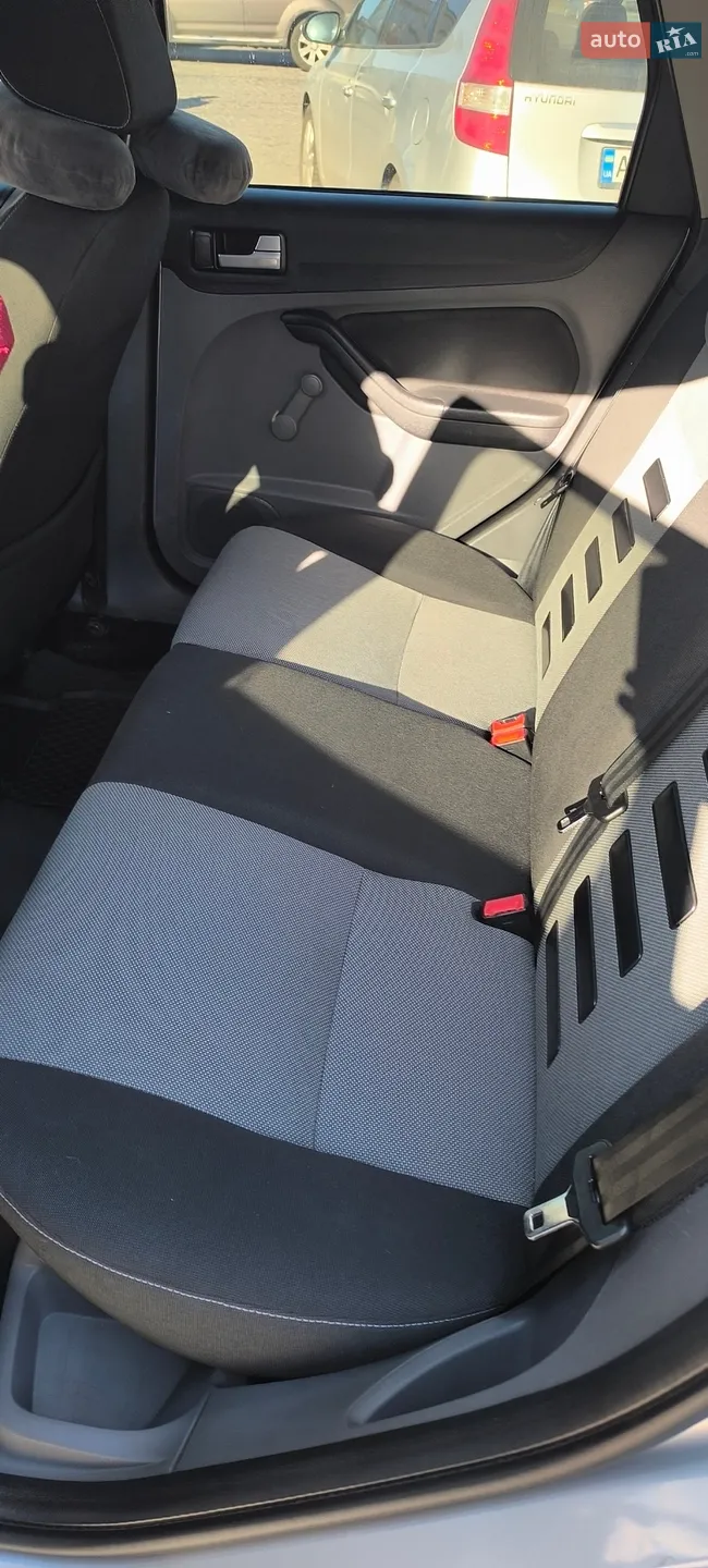 2010 Ford Focus - мініатюра 23