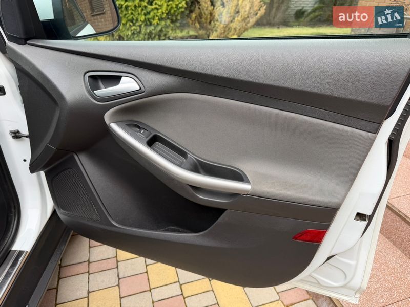 Хетчбек Ford Focus 2013 в Дніпрі