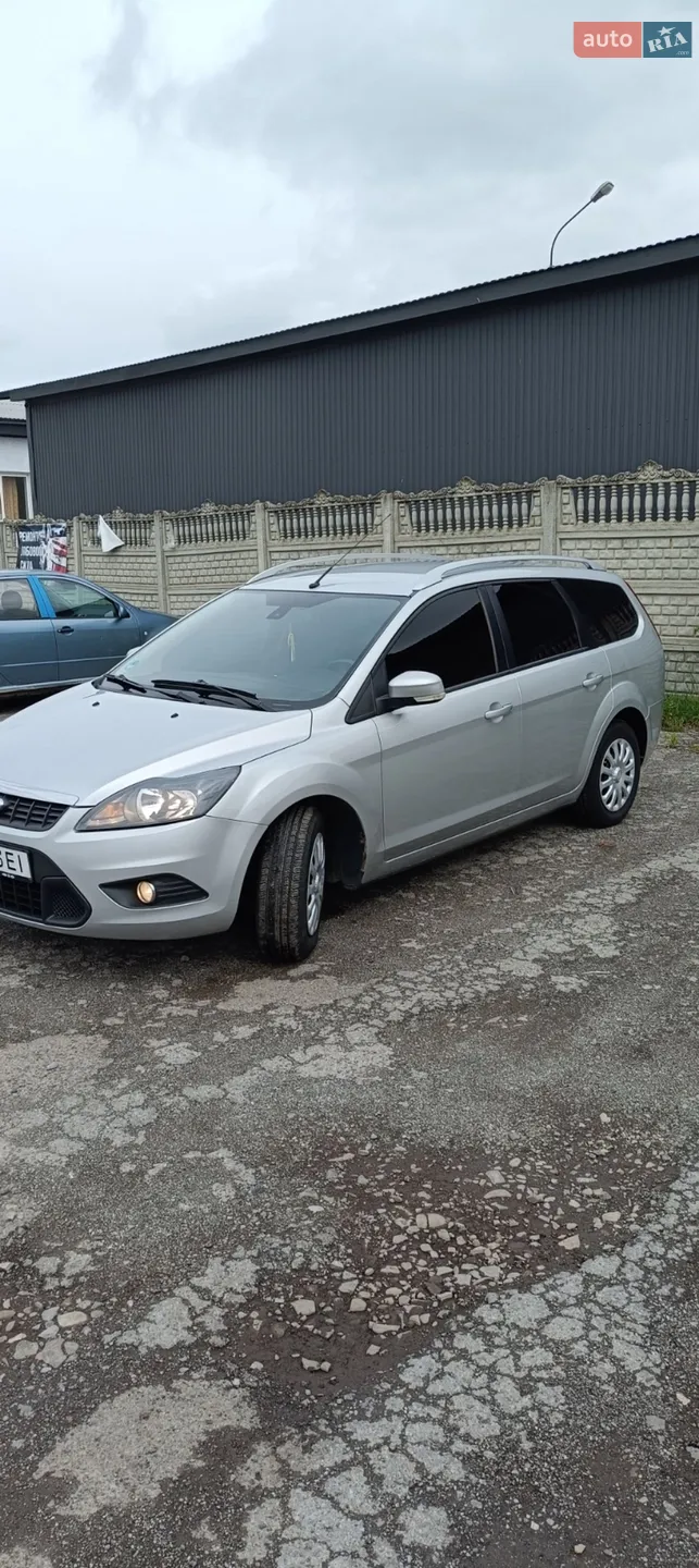 2010 Ford Focus - мініатюра 11