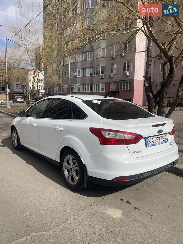 Седан Ford Focus 2013 в Киеве фото 8 Седан Ford Focus 2013 в Киеве