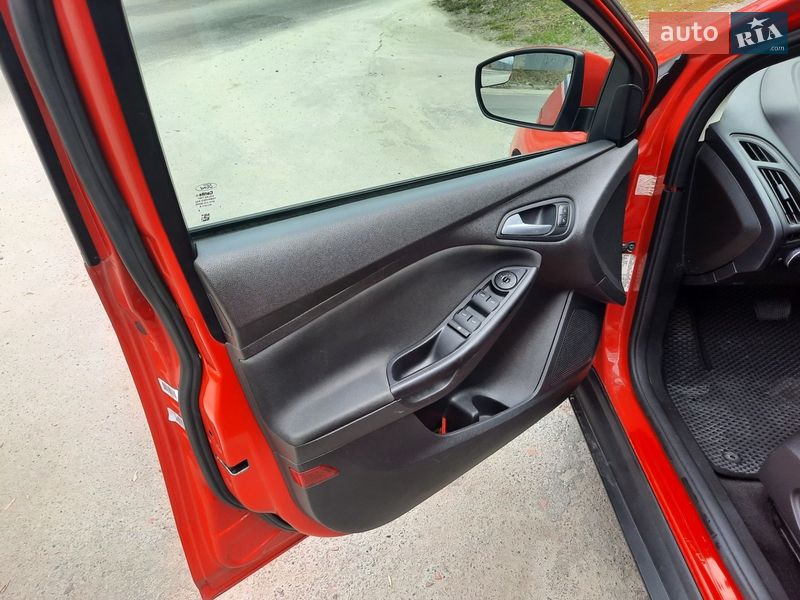 Хэтчбек Ford Focus 2015 в Львове
