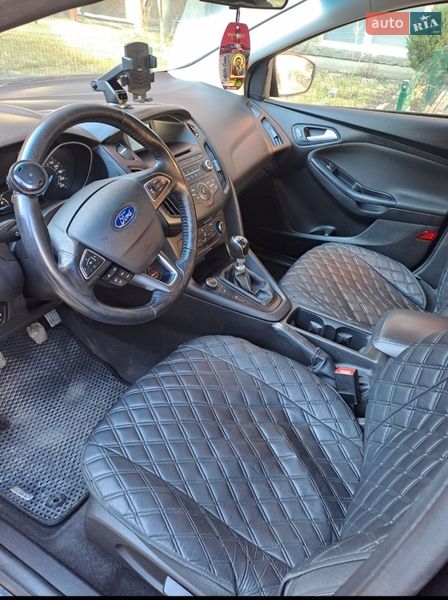 Седан Ford Focus 2015 в Черновцах