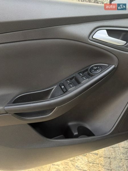 Седан Ford Focus 2016 в Дніпрі фото 15 Седан Ford Focus 2016 в Дніпрі