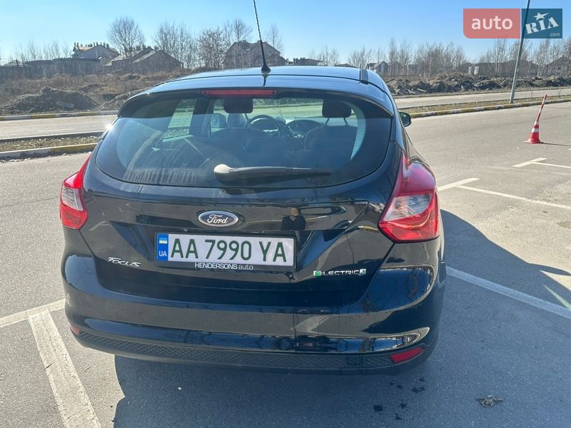 Хэтчбек Ford Focus 2013 в Киеве фото 5 Хэтчбек Ford Focus 2013 в Киеве