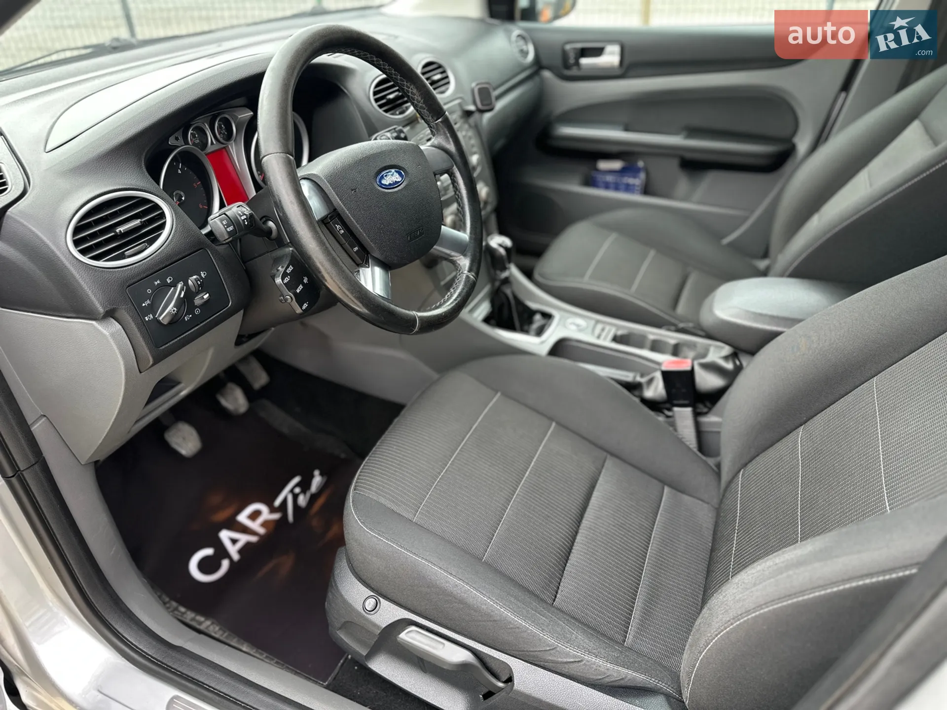 2010 Ford Focus - мініатюра 16