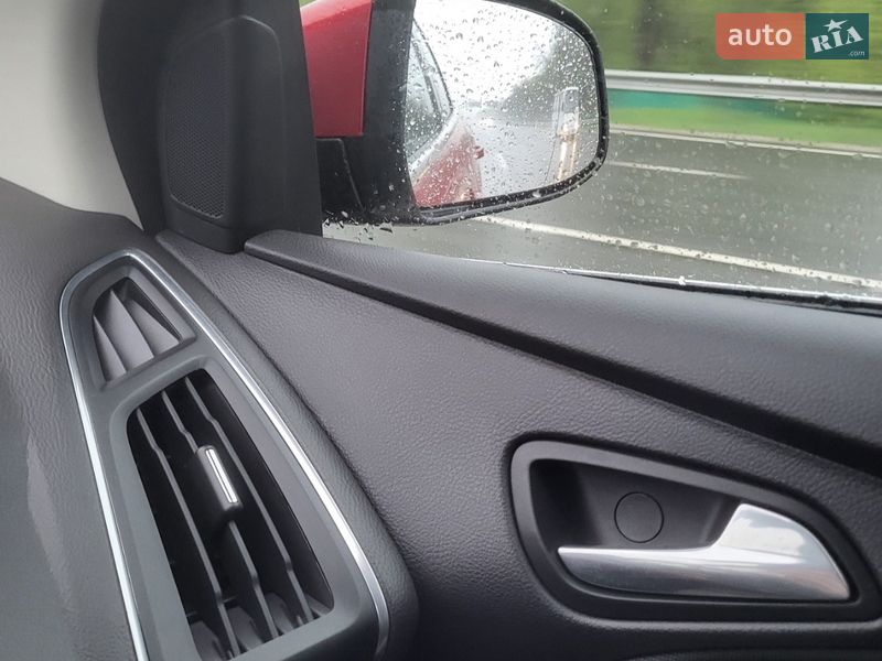 Хэтчбек Ford Focus 2011 в Киеве фото 7 Хэтчбек Ford Focus 2011 в Киеве