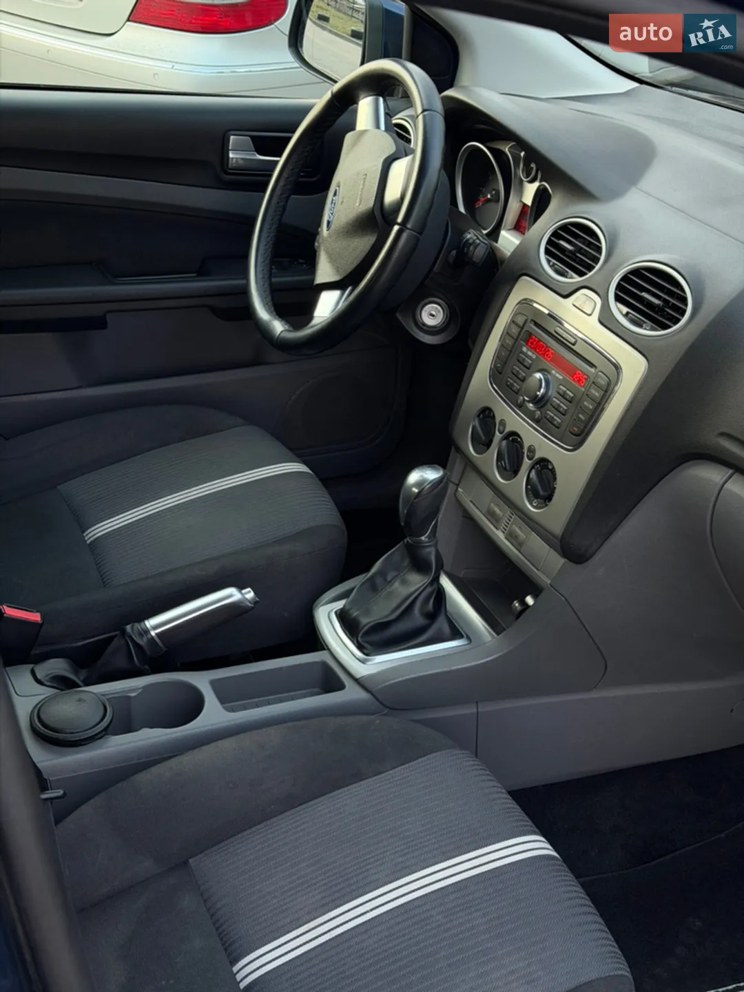 2010 Ford Focus - мініатюра 13