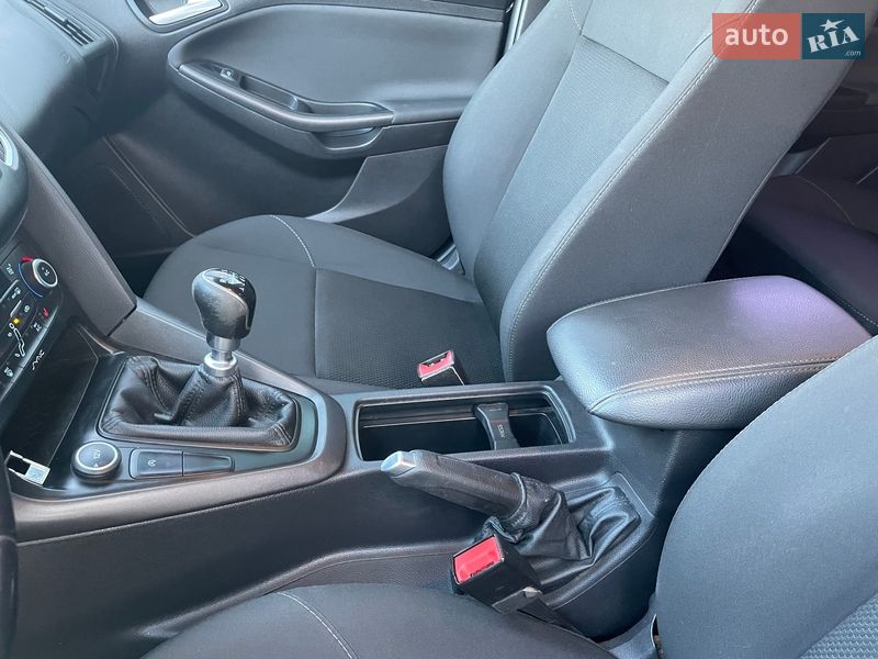 Універсал Ford Focus 2015 в Золочеві