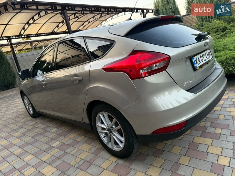Хетчбек Ford Focus 2015 в Дніпрі
