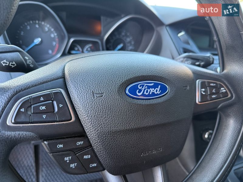 Хетчбек Ford Focus 2015 в Дніпрі