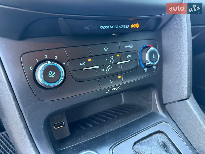 Хетчбек Ford Focus 2015 в Дніпрі