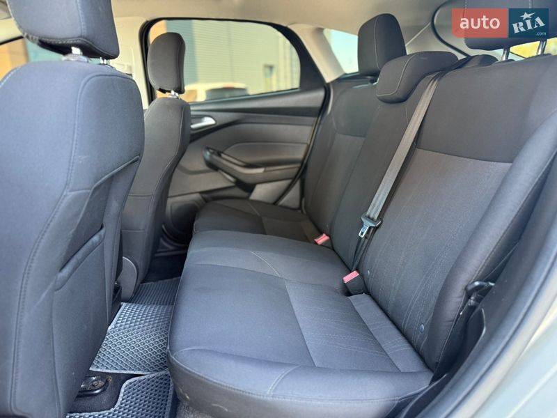 Хетчбек Ford Focus 2015 в Дніпрі