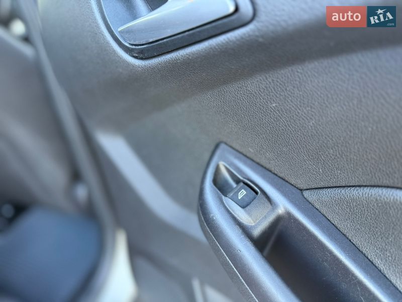 Хетчбек Ford Focus 2015 в Дніпрі