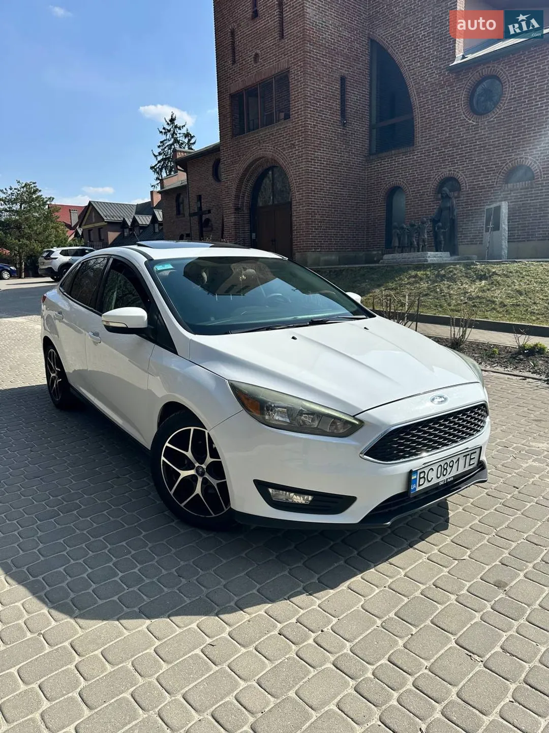 Ford Focus 2017 VIN 1FADP3H22HL289323 фото оголошення 2 з 27