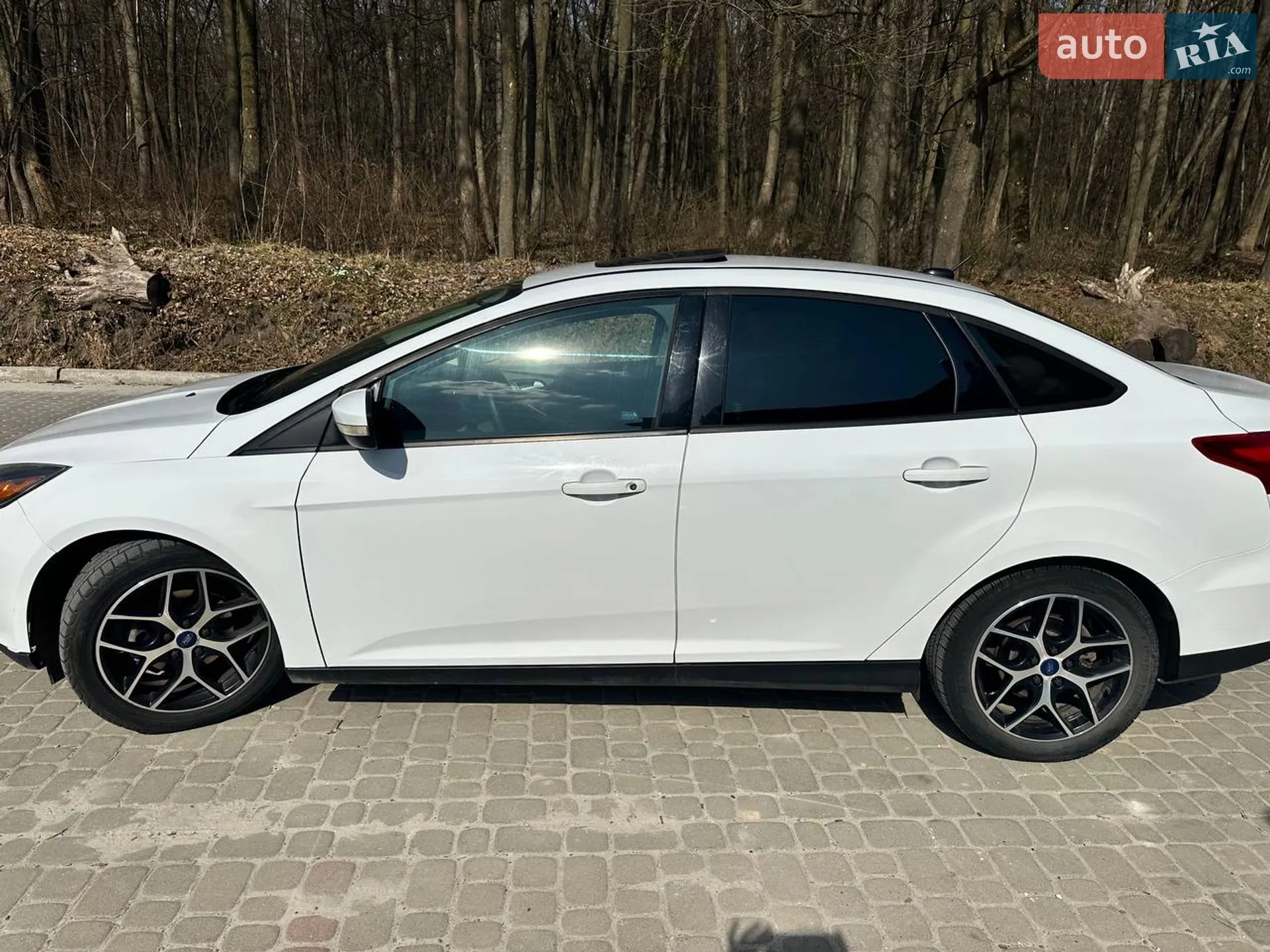 Ford Focus 2017 VIN 1FADP3H22HL289323 фото оголошення 5 з 27