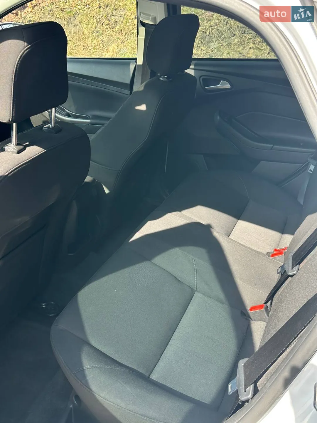 Ford Focus 2017 VIN 1FADP3H22HL289323 фото оголошення 17 з 27