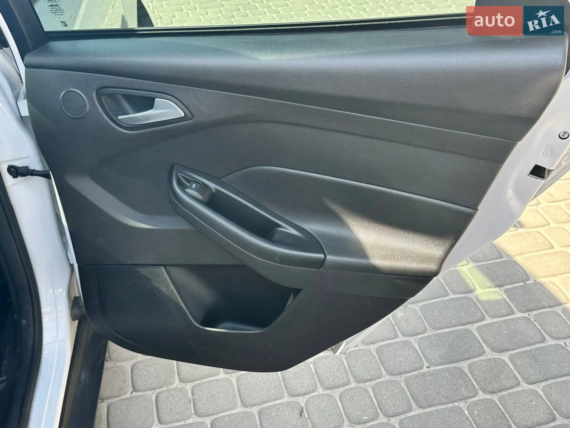 Ford Focus 2017 VIN 1FADP3H22HL289323 фото оголошення 18 з 27
