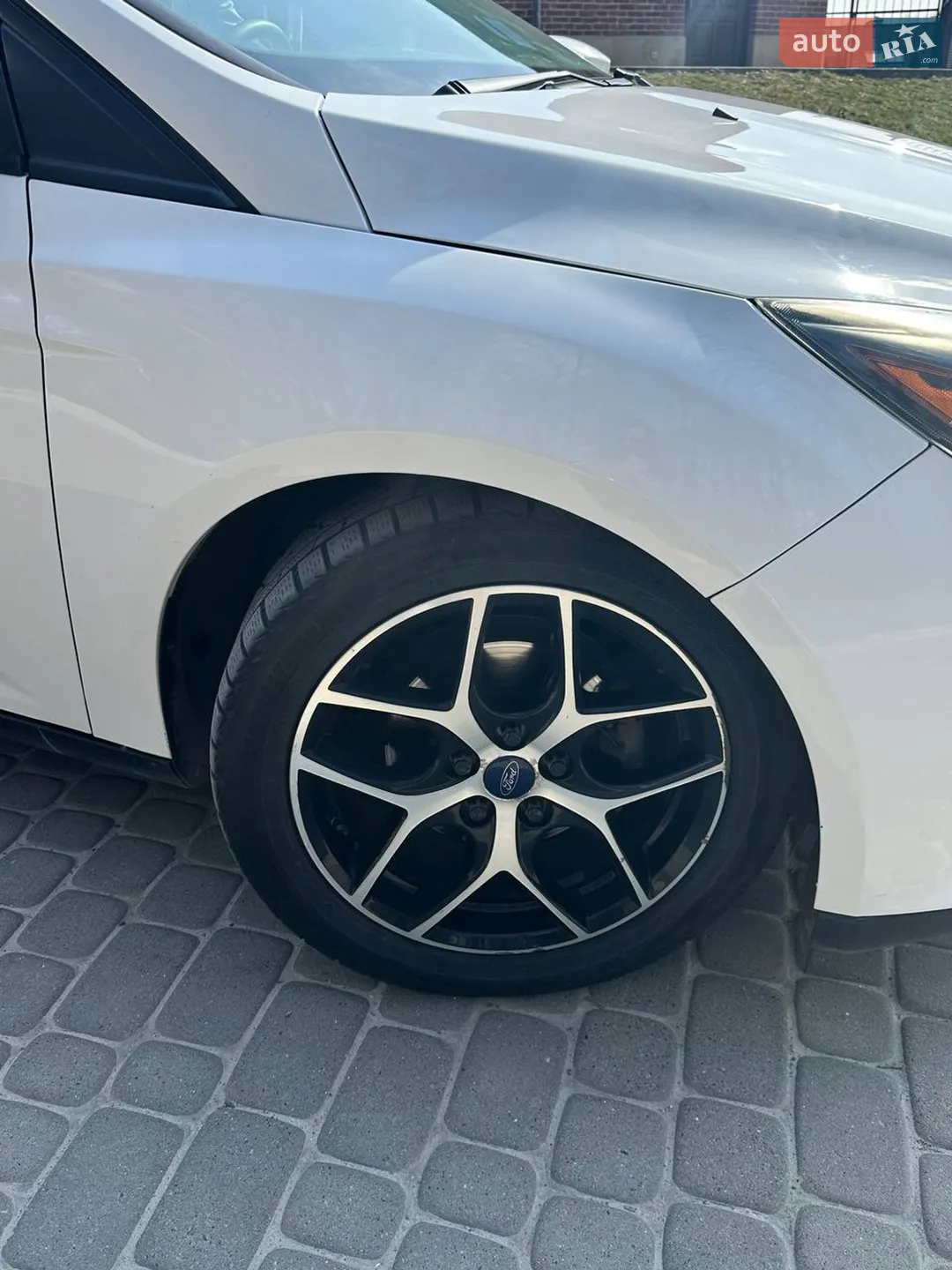 Ford Focus 2017 VIN 1FADP3H22HL289323 фото оголошення 10 з 27