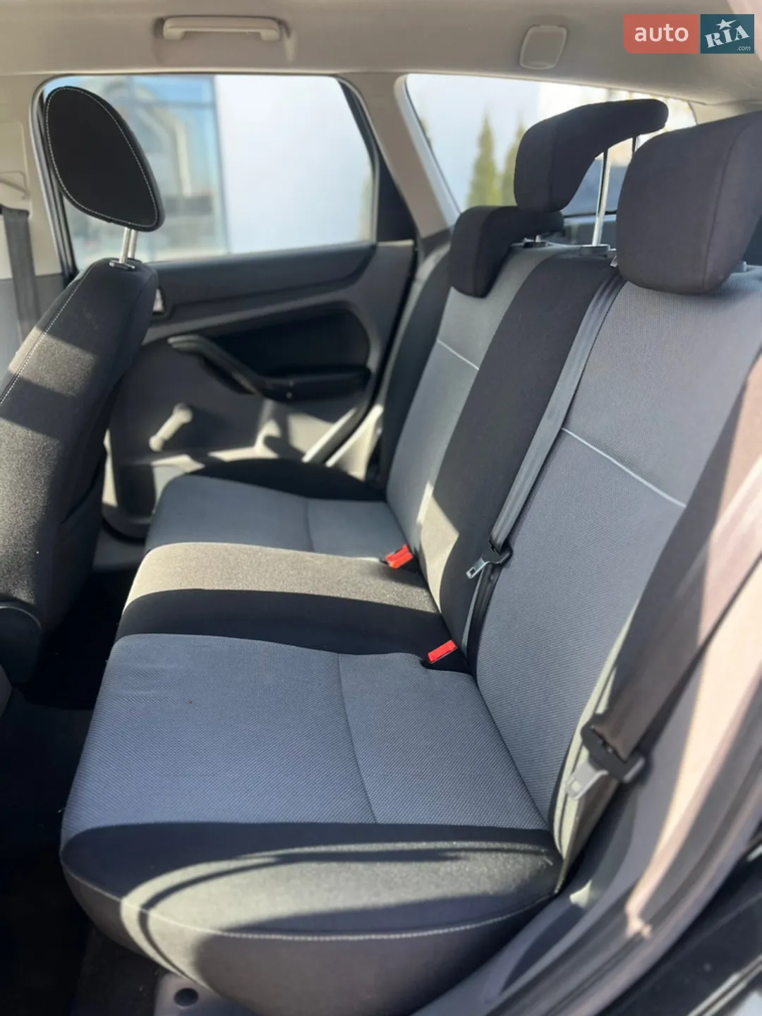 2010 Ford Focus - мініатюра 23