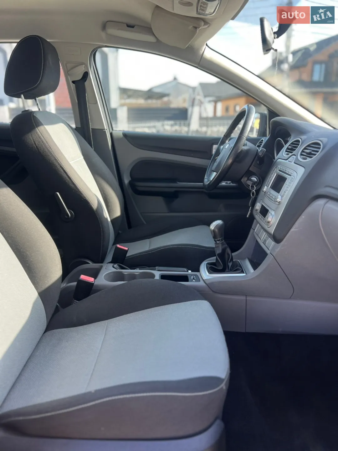 2010 Ford Focus - мініатюра 25