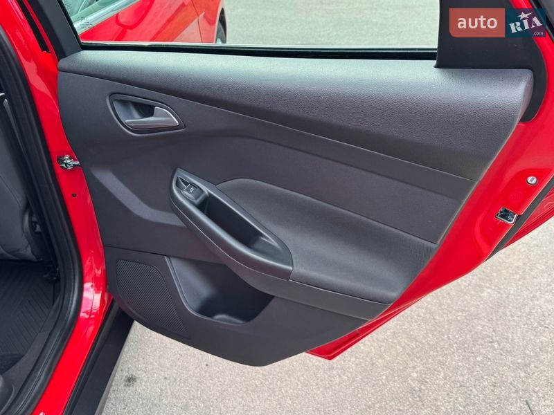 Хэтчбек Ford Focus 2011 в Киеве