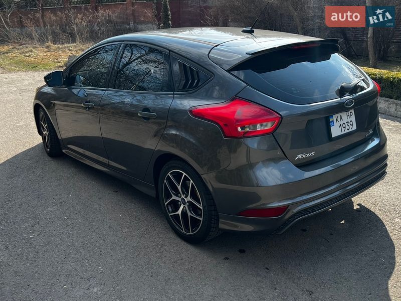 Хэтчбек Ford Focus 2015 в Ровно