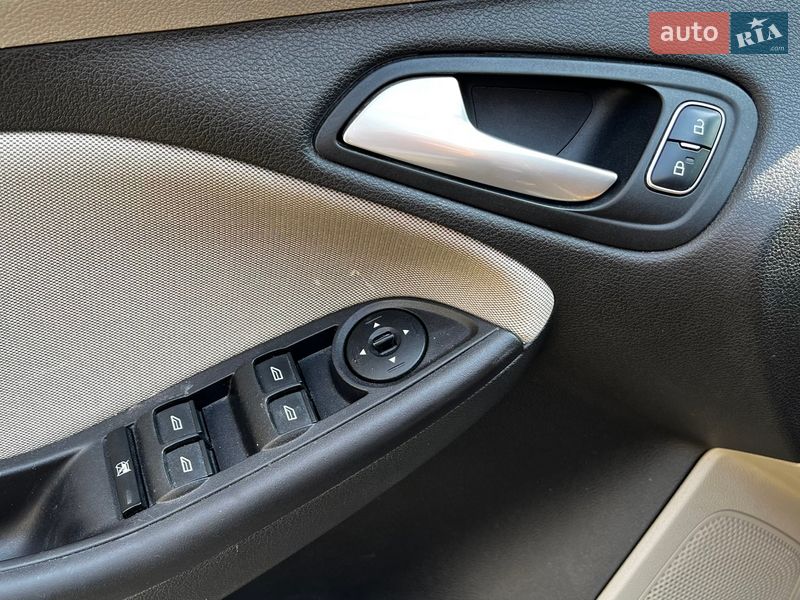 Хэтчбек Ford Focus 2015 в Ровно