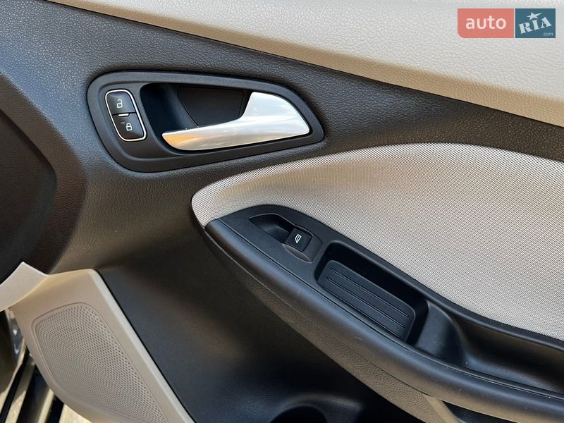 Хэтчбек Ford Focus 2015 в Ровно