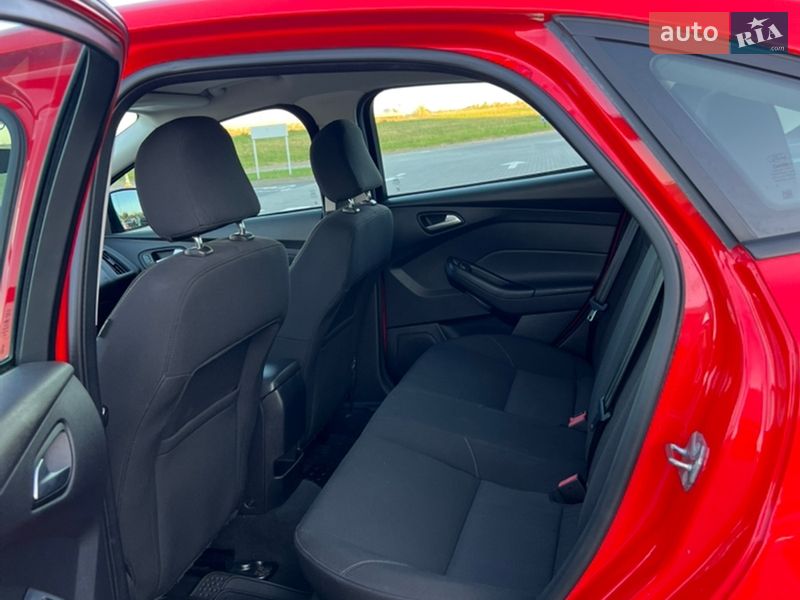 Седан Ford Focus 2015 в Львові