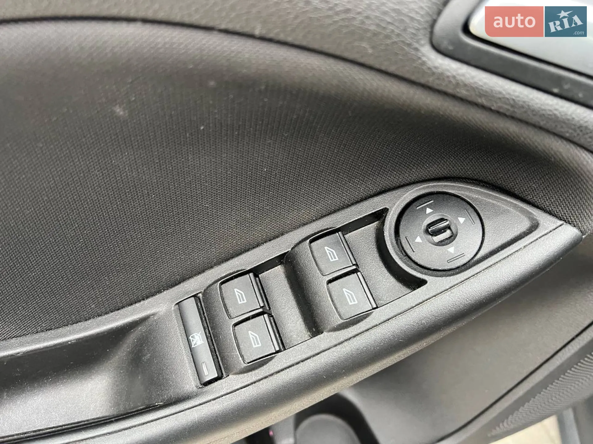 2017 Ford Focus - мініатюра 16