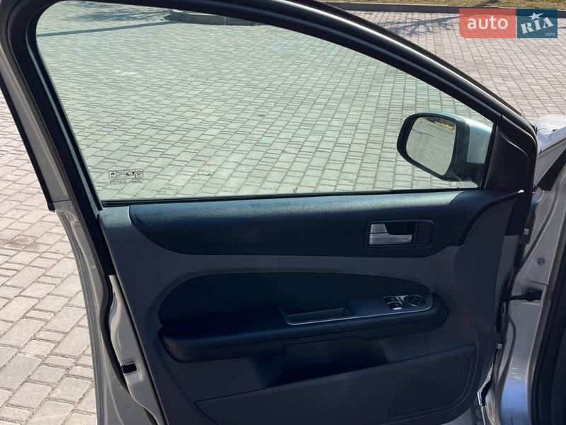 Универсал Ford Focus 2010 в Луцке фото 6 Универсал Ford Focus 2010 в Луцке