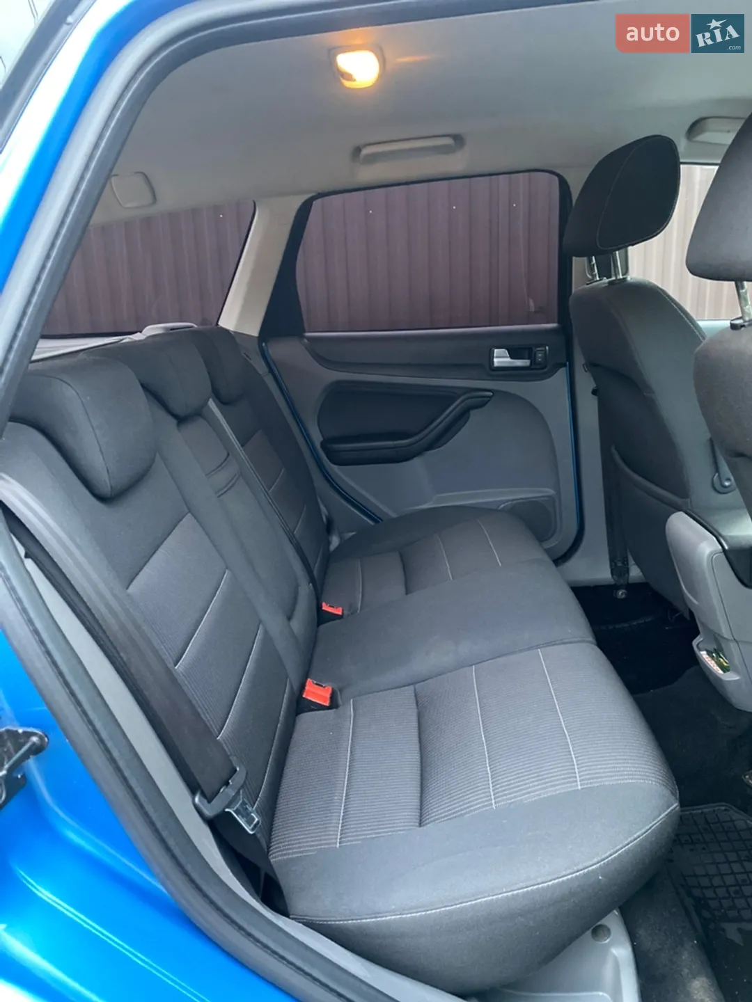2010 Ford Focus - мініатюра 8