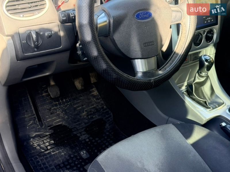 Хэтчбек Ford Focus 2010 в Киеве фото 8 Хэтчбек Ford Focus 2010 в Киеве