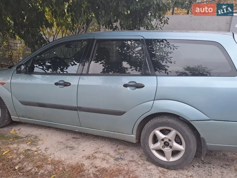 Ford Focus 2000