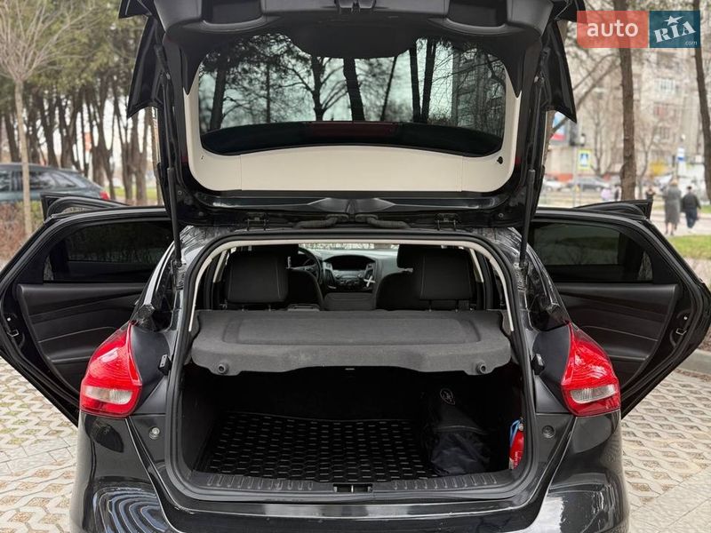 Хэтчбек Ford Focus 2015 в Львове фото 6 Хэтчбек Ford Focus 2015 в Львове