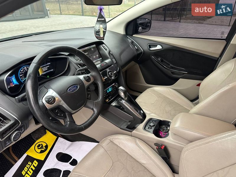 Хетчбек Ford Focus 2013 в Івано-Франківську