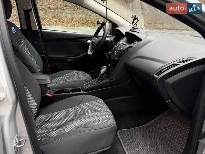 Ford Focus 2017 VIN 1FADP3K26HL251487 фото оголошення 10 з 61