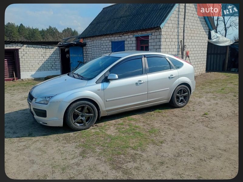 Хэтчбек Ford Focus 2006 в Каневе