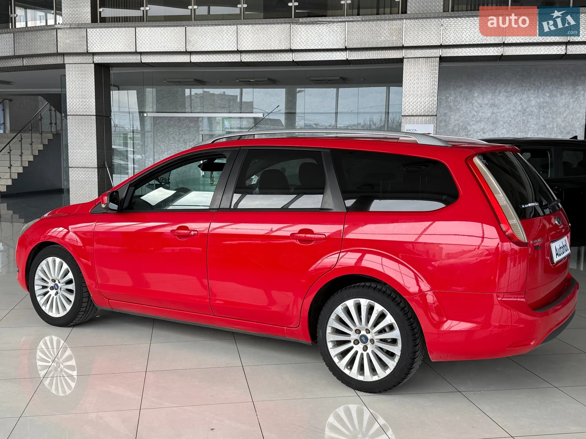 2010 Ford Focus - мініатюра 2