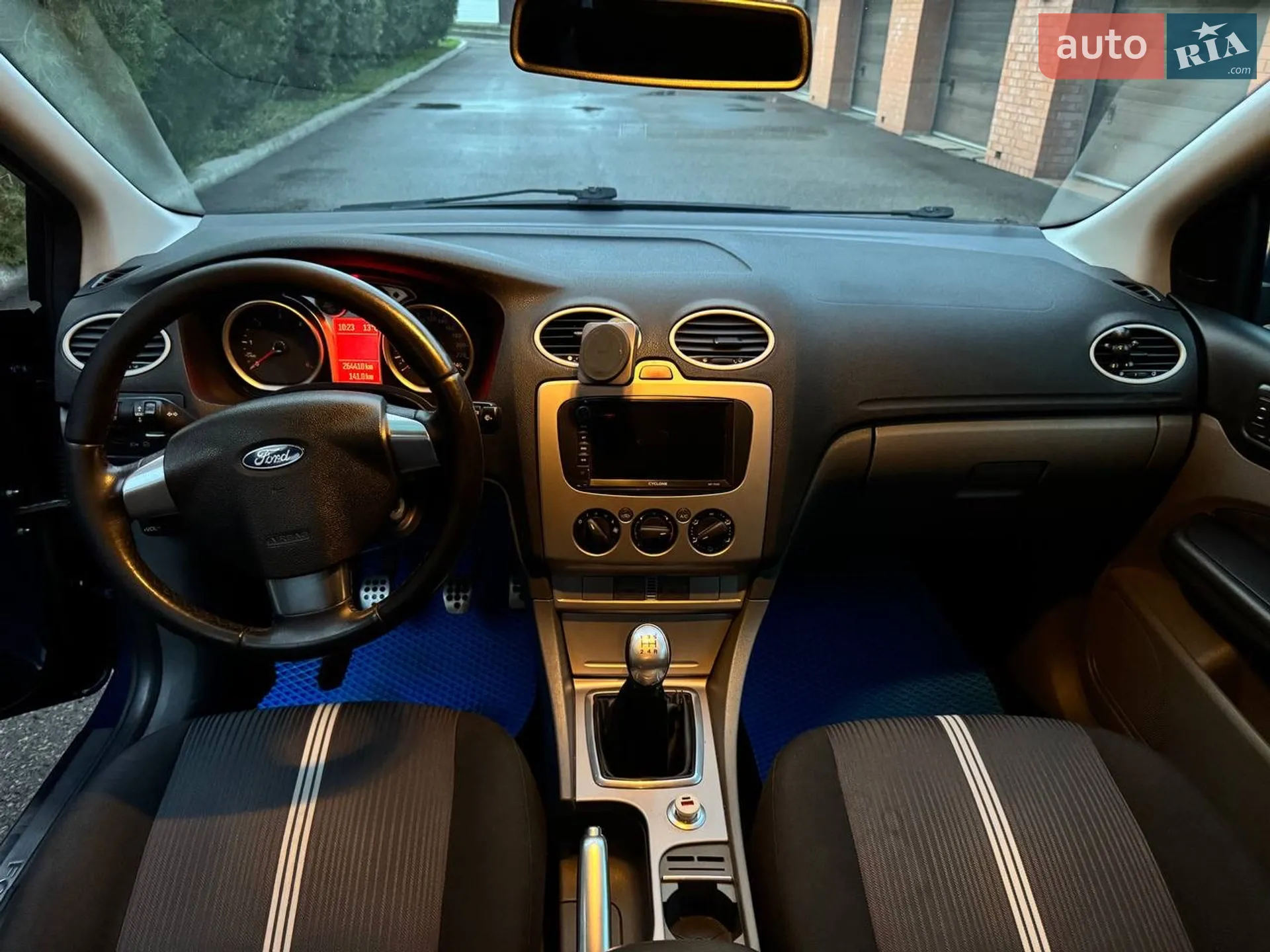 2010 Ford Focus - мініатюра 12
