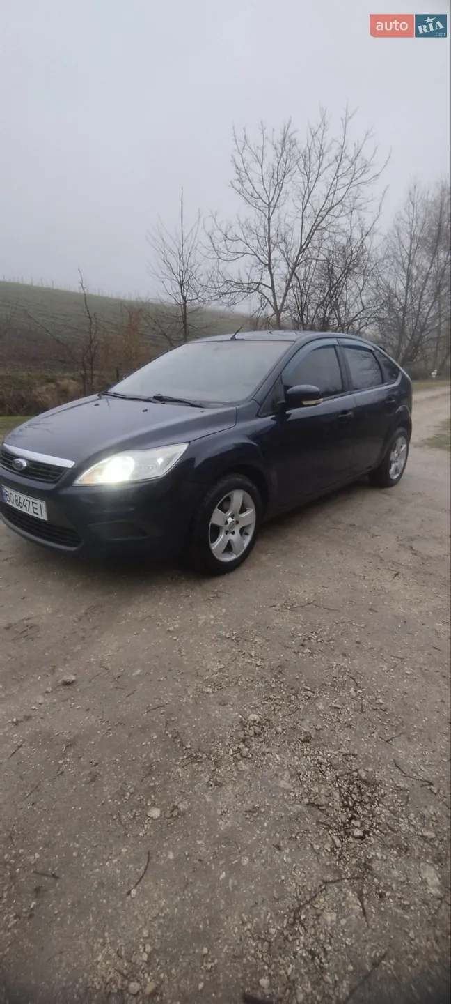 2010 Ford Focus - мініатюра 2